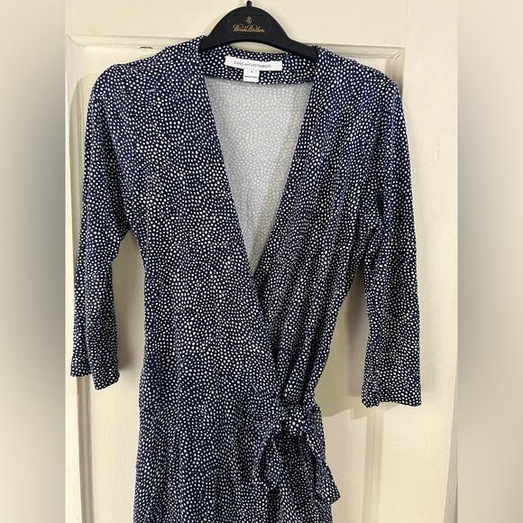 Diane Von Furstenberg Irina Wrap Chiffon Mini Dress 8 - Picture 6 of 13